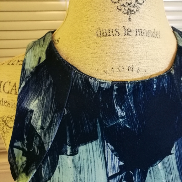 FREE xs H&M Watercolor Blue Dress - Picture 6 of 9